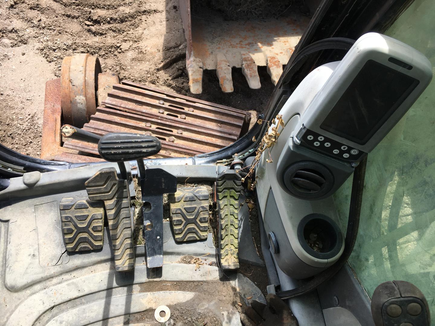 ./imagenes/INVOICE/2019/16931/EXCAVADORA CAT 325D (24).JPG